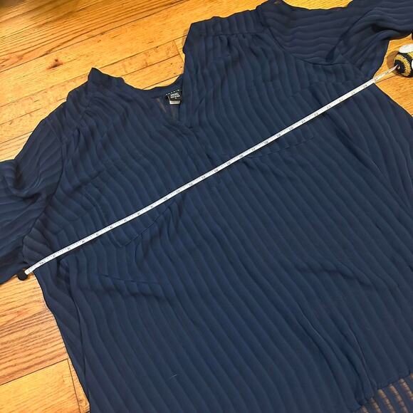 Torrid navy blue sheer top - Picture 4 of 6